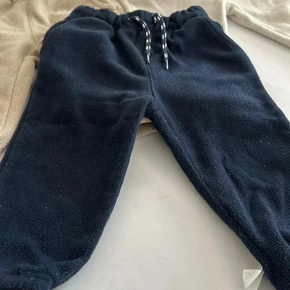Old Navyy Sweatpants - Picture 3 of 6